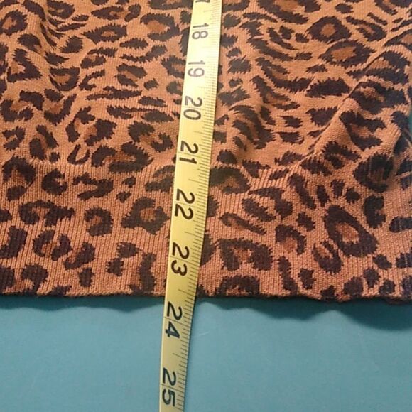 Leopard Print Women's 2X (20) Cardigan - Picture 4 of 6